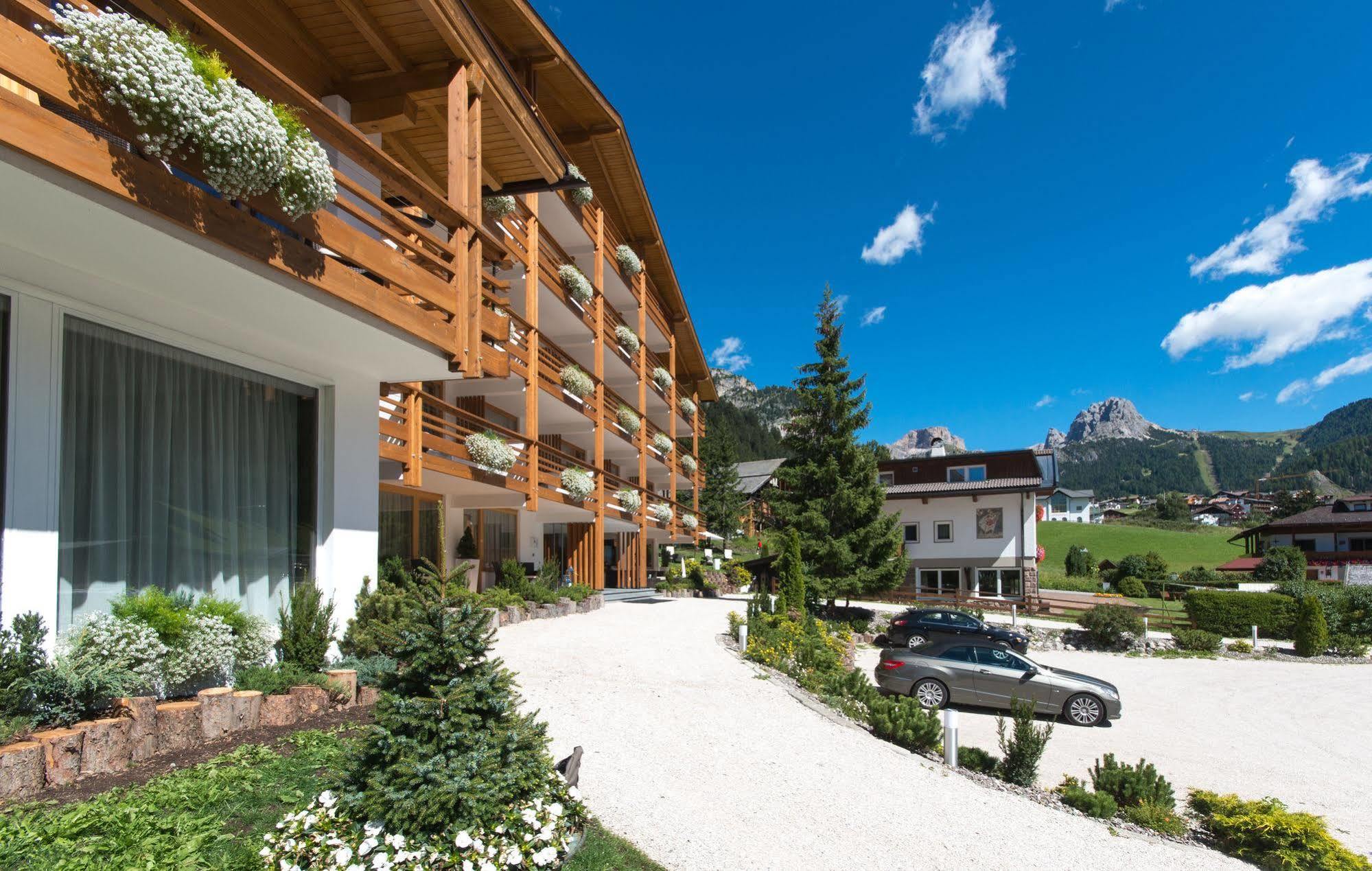 Arthotel Anterleghes - Gardenahotels Selva di Val Gardena Exterior photo